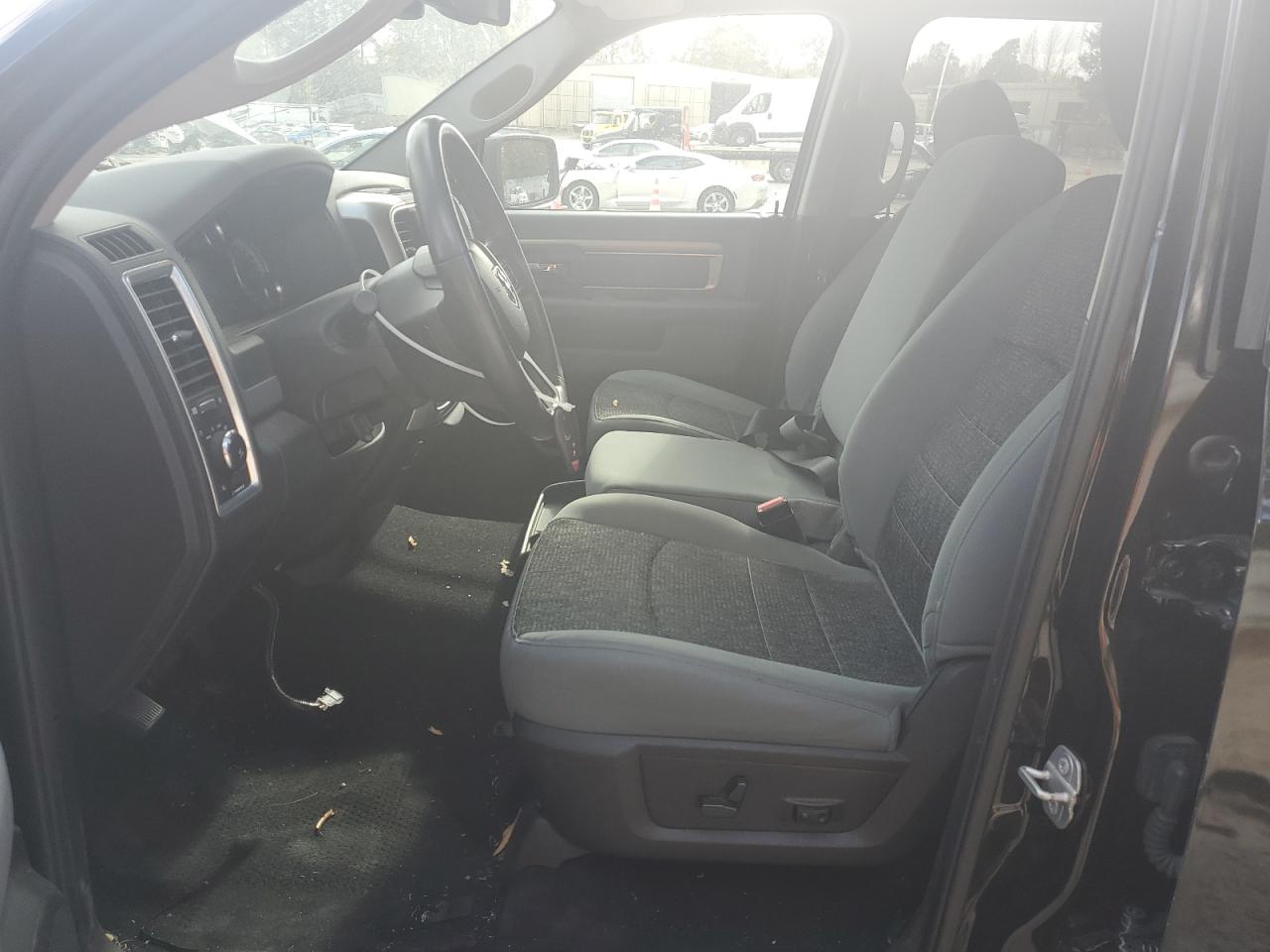 2019 RAM 1500 - Image 7