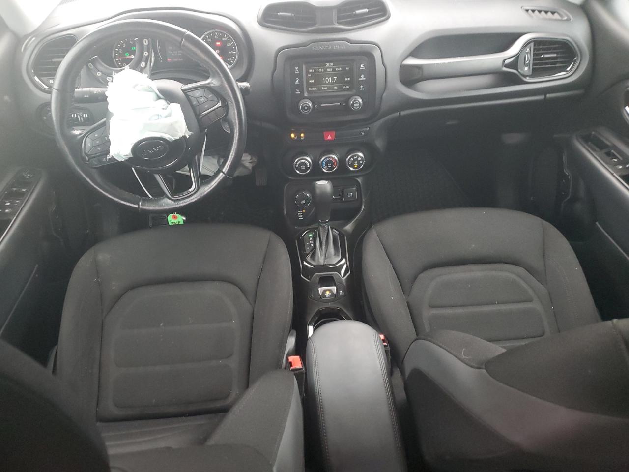2017 Jeep Renegade - Image 8