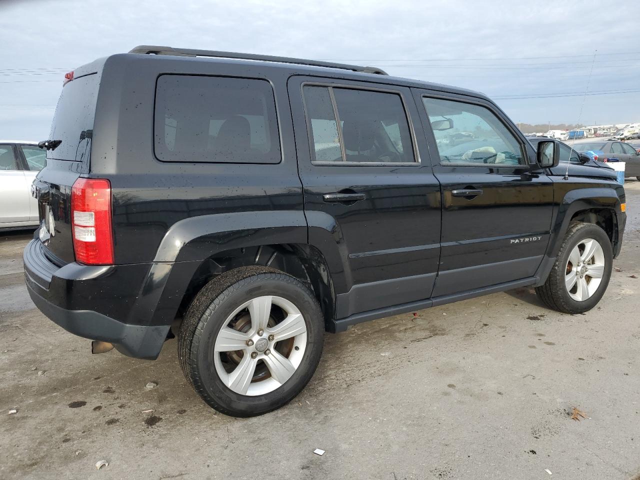 VIN 1C4NJRBB2ED905135 2014 JEEP PATRIOT no.3