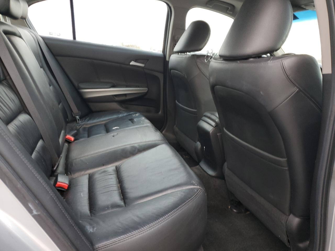 2009 Honda Accord - Image 10