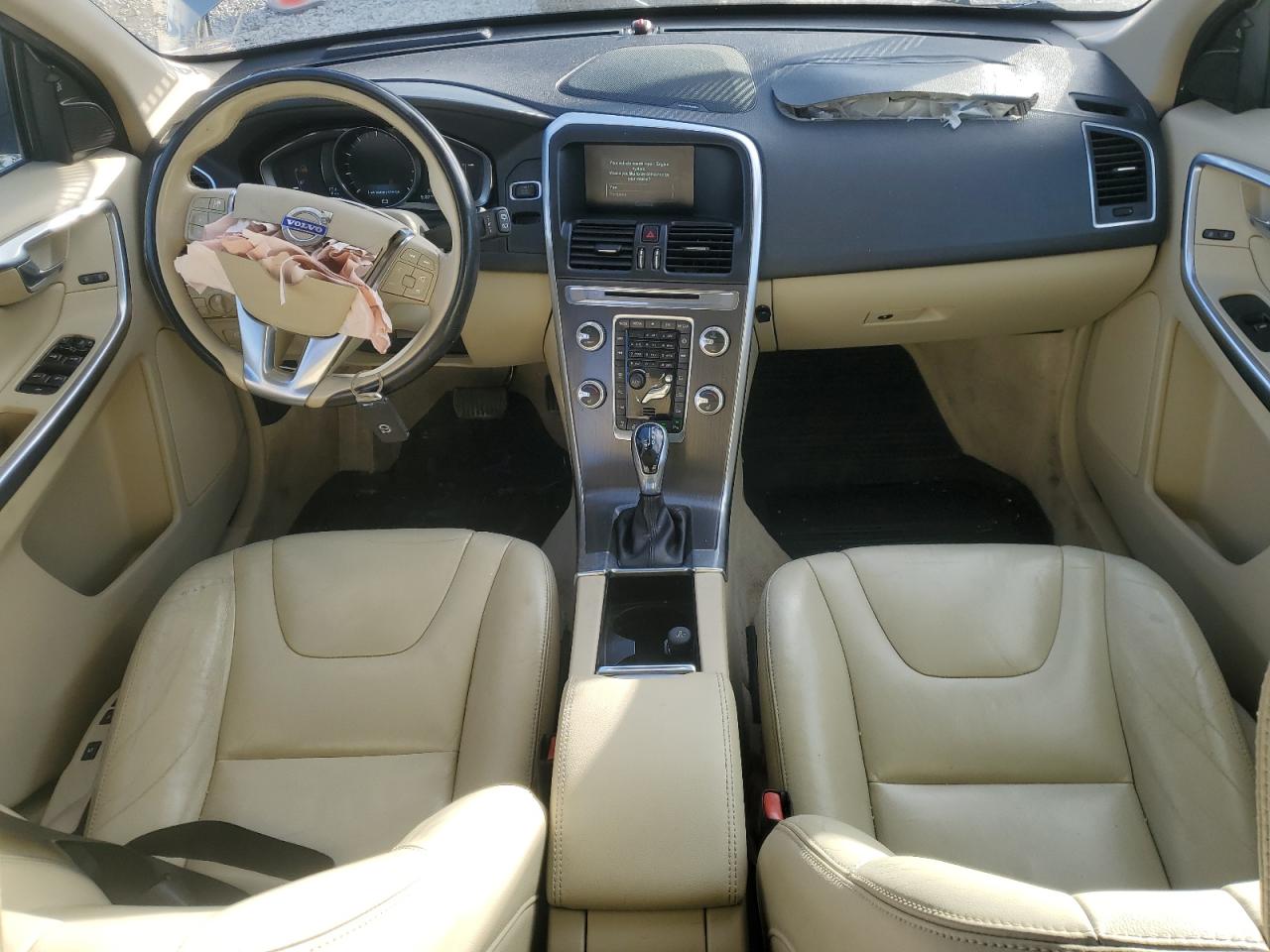 2016 Volvo XC60 - Image 8