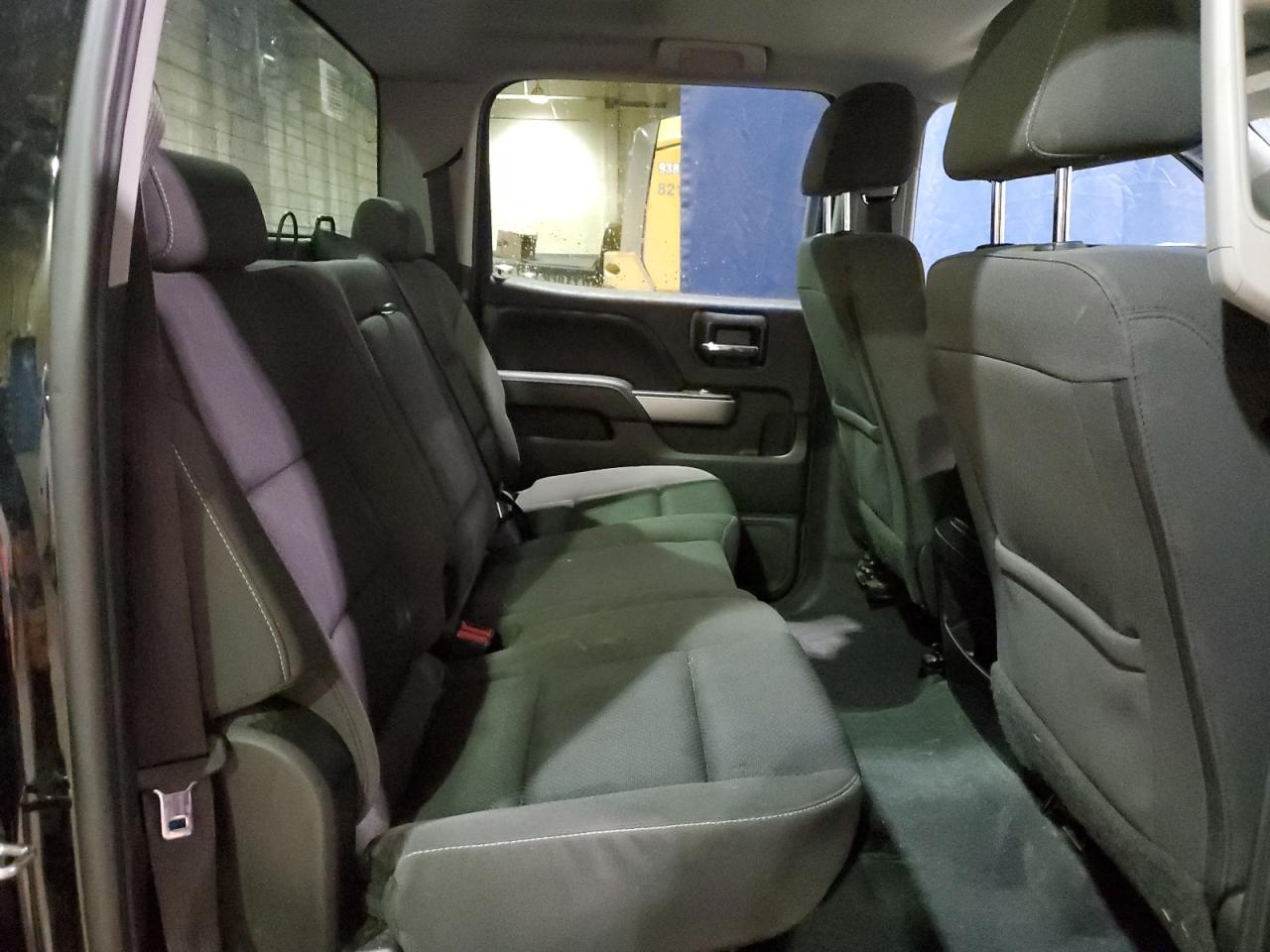 2018 Chevrolet Silverado - Image 11