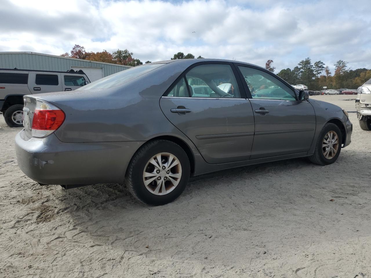 2005 Toyota Camry Le VIN: 4T1BF30KX5U620392 Lot: 78608244