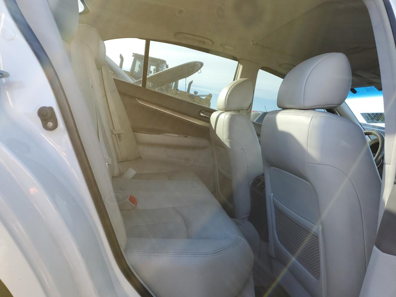 2012 Infiniti G - Image 10