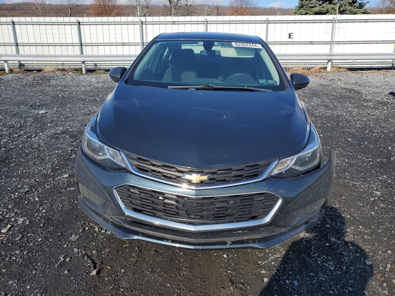 2017 Chevrolet Malibu - Image 5