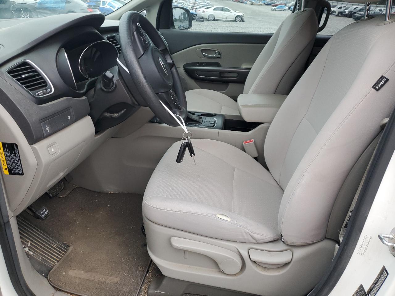 2017 Kia Sedona - Image 7