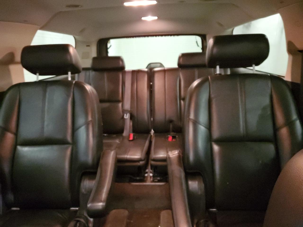 2007 Chevrolet Suburban - Image 10
