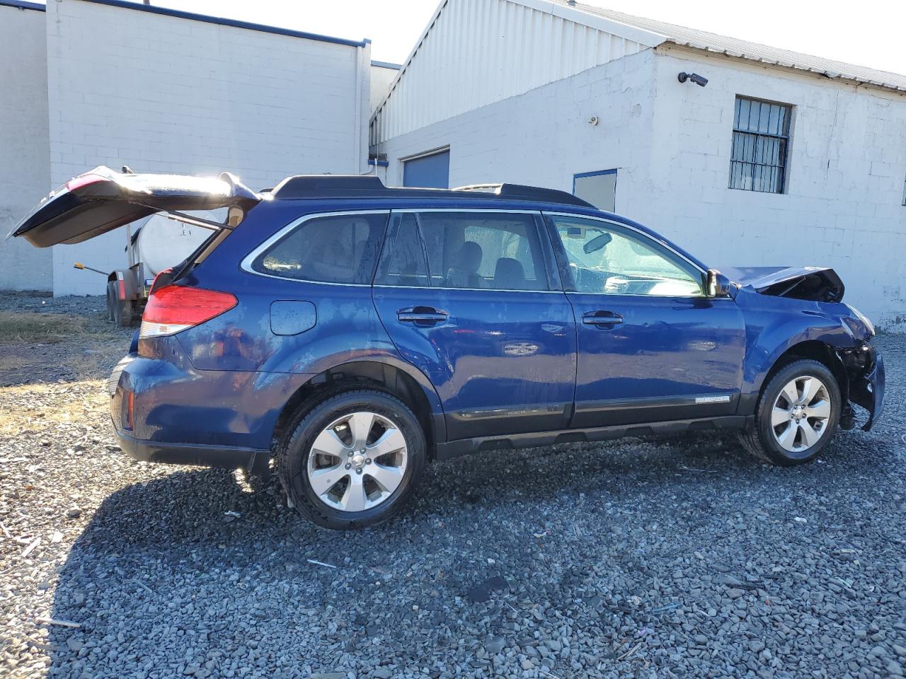 2010 Subaru Outback - Image 3