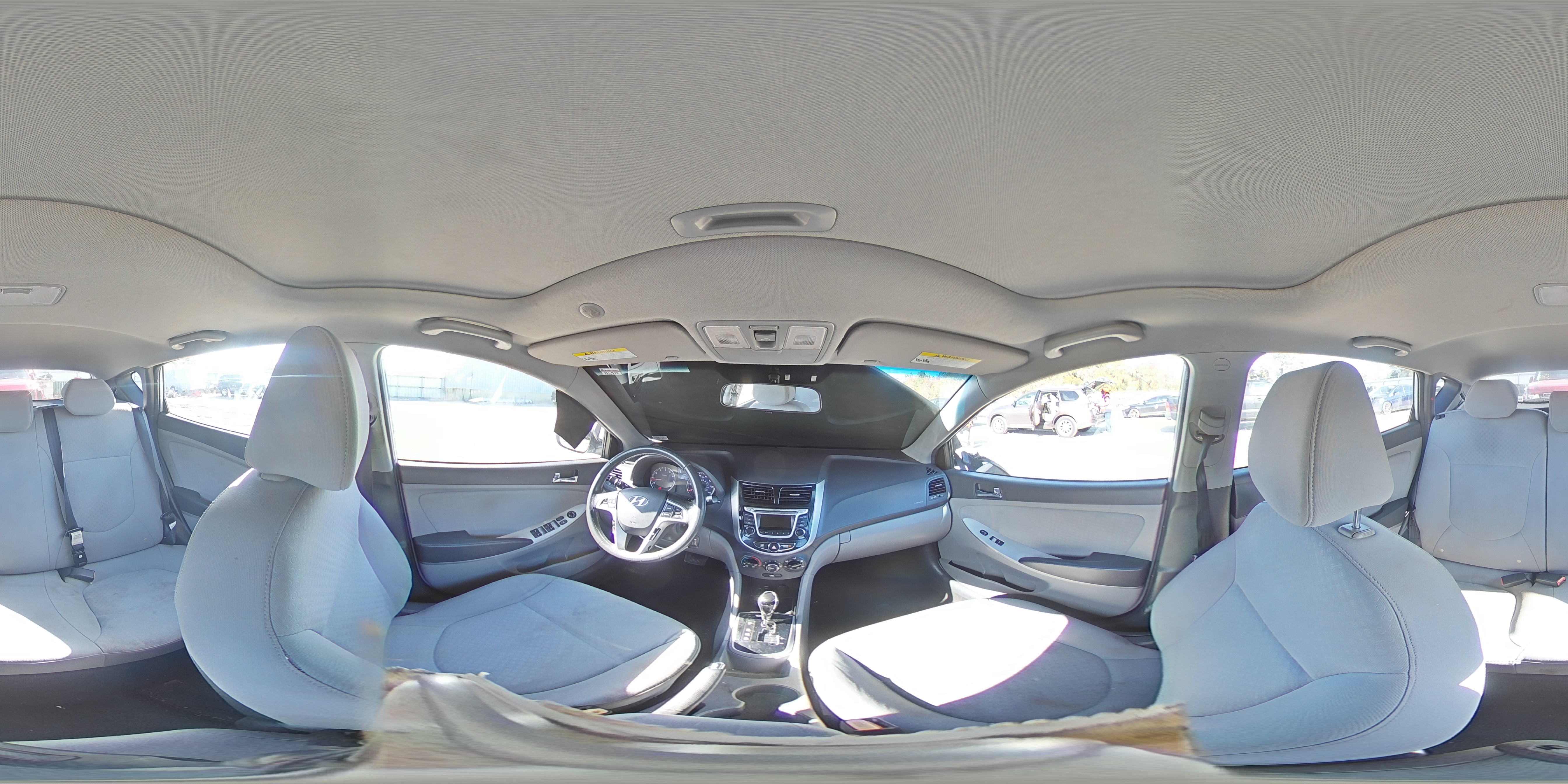 2014 Hyundai Accent - Image 13