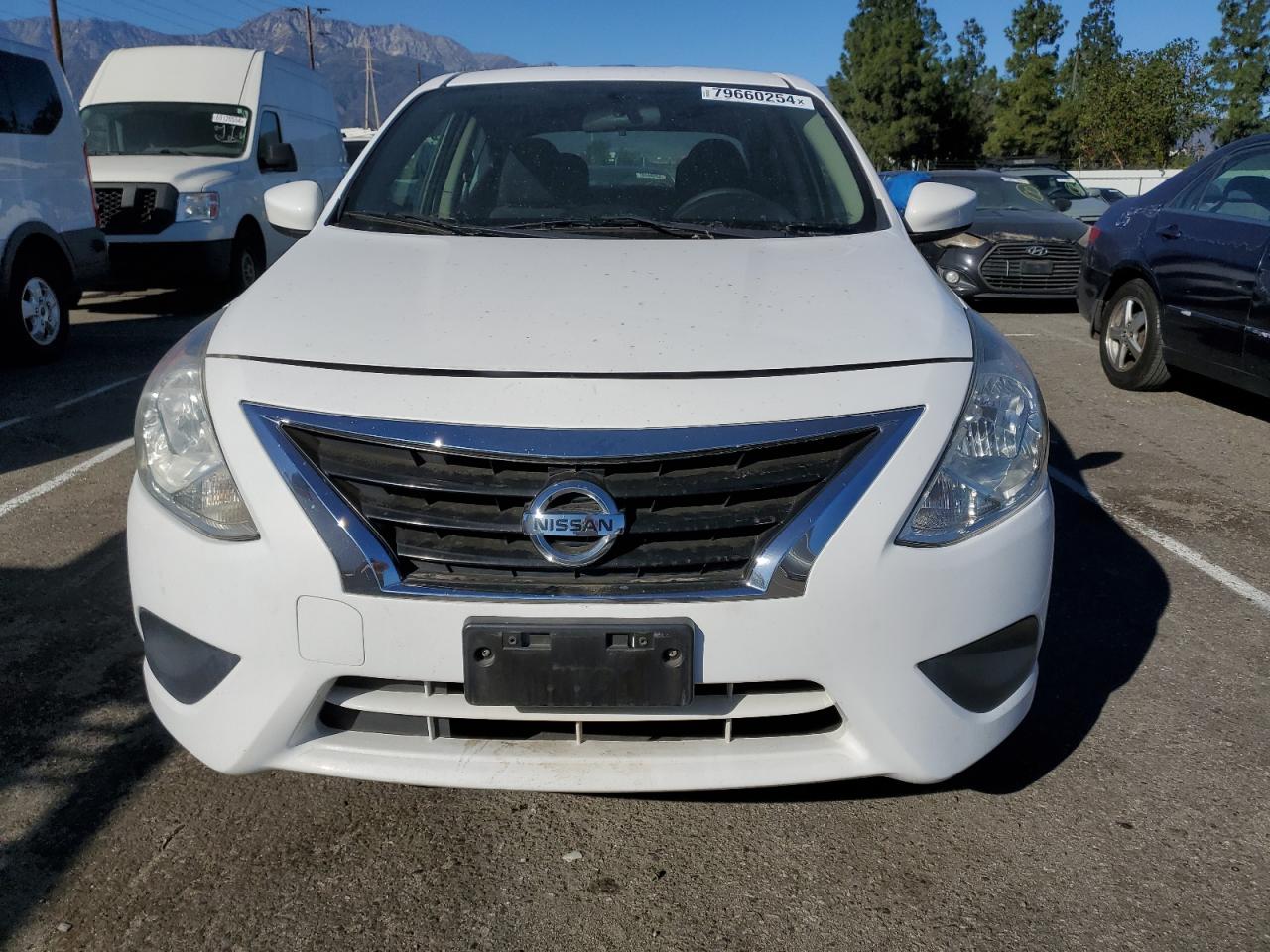 2018 Nissan Versa - Image 5