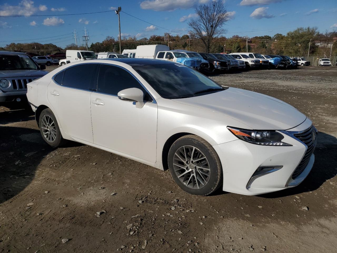 2018 Lexus ES - Image 4