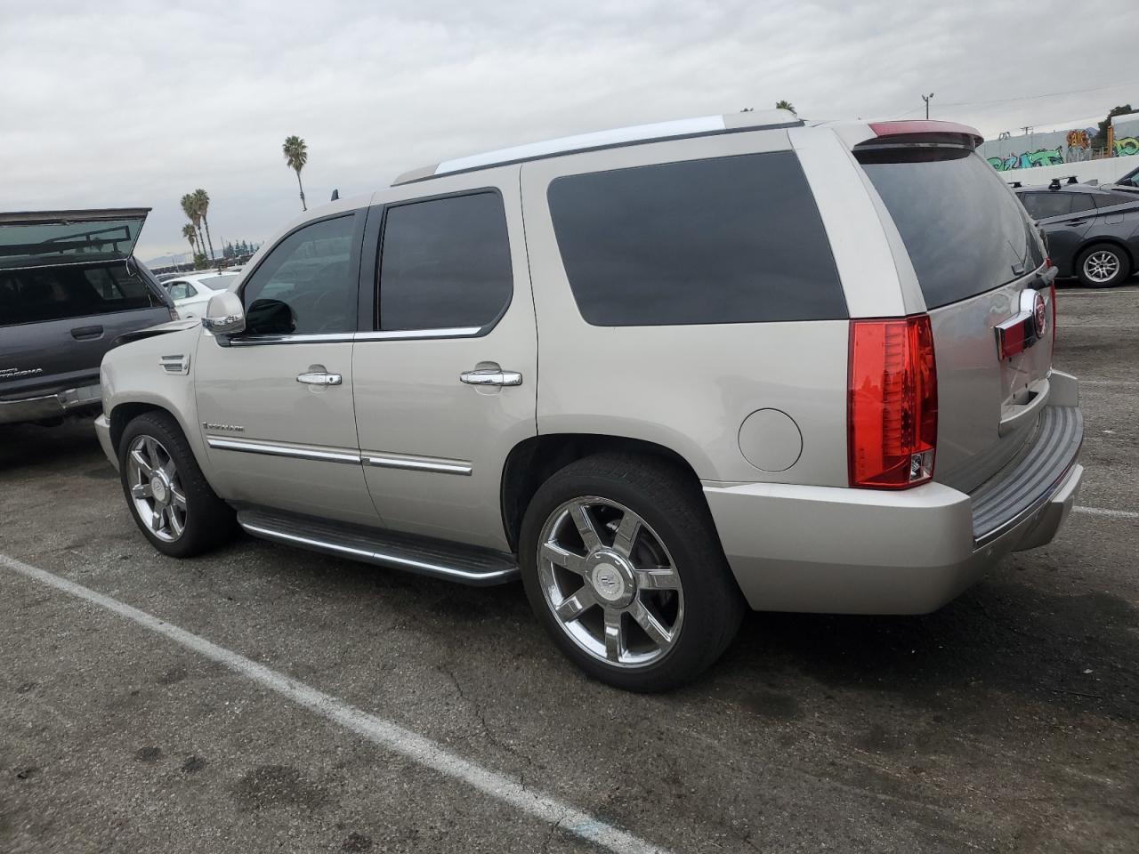 2008 Cadillac Escalade - Image 2