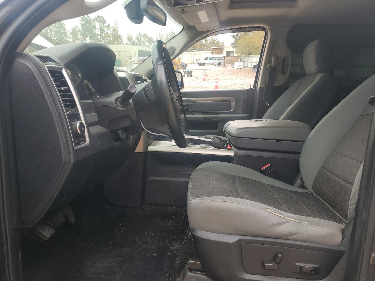 2014 RAM 1500 - Image 7