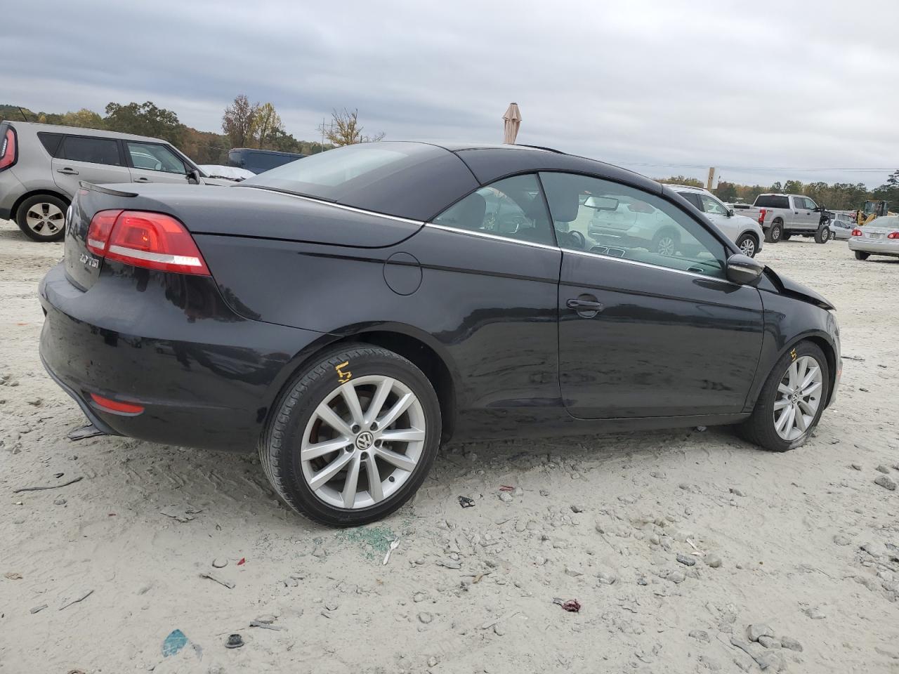 2015 Volkswagen Eos - Image 3