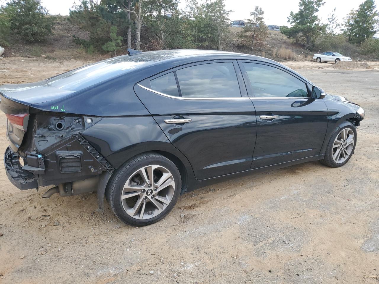 2017 Hyundai Elantra - Image 3