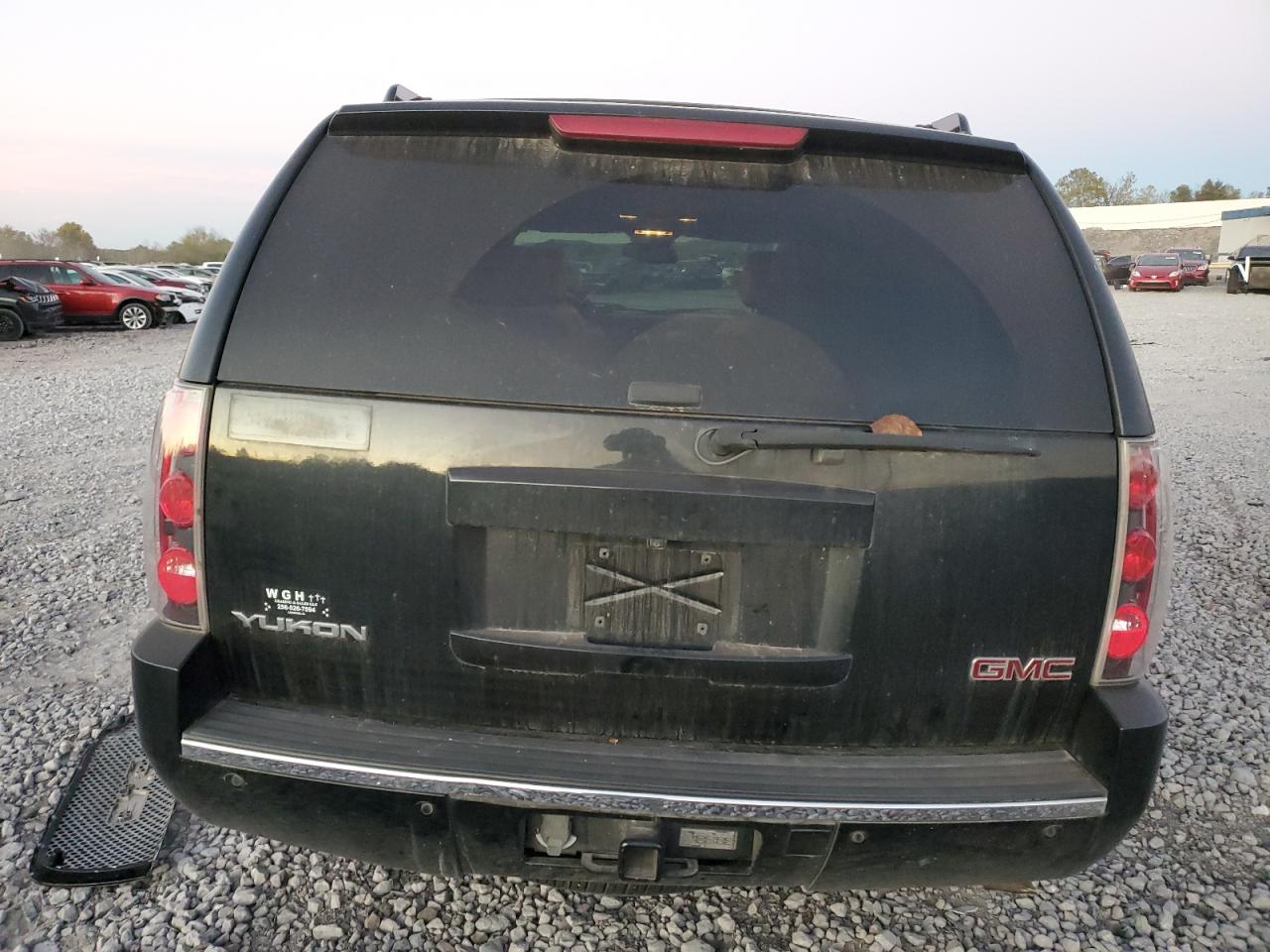 2008 GMC Yukon - Image 6