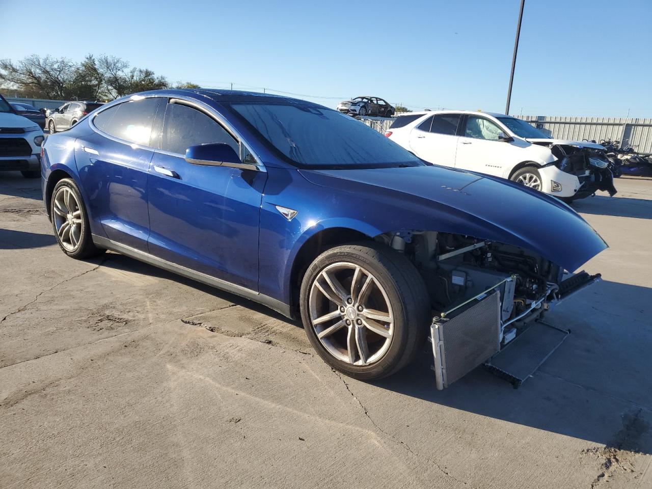 VIN 5YJSA1E2XGF130269 2016 TESLA MODEL S no.4