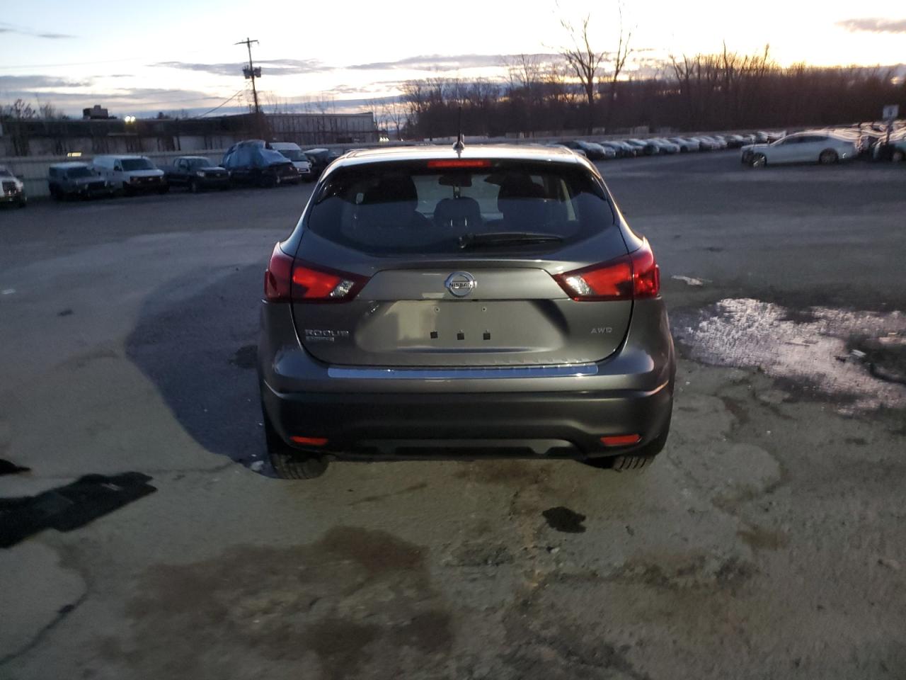 2018 Nissan Rogue - Image 6