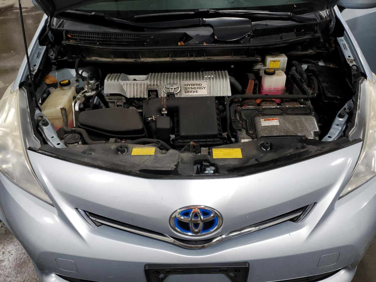 2012 Toyota Prius - Image 13