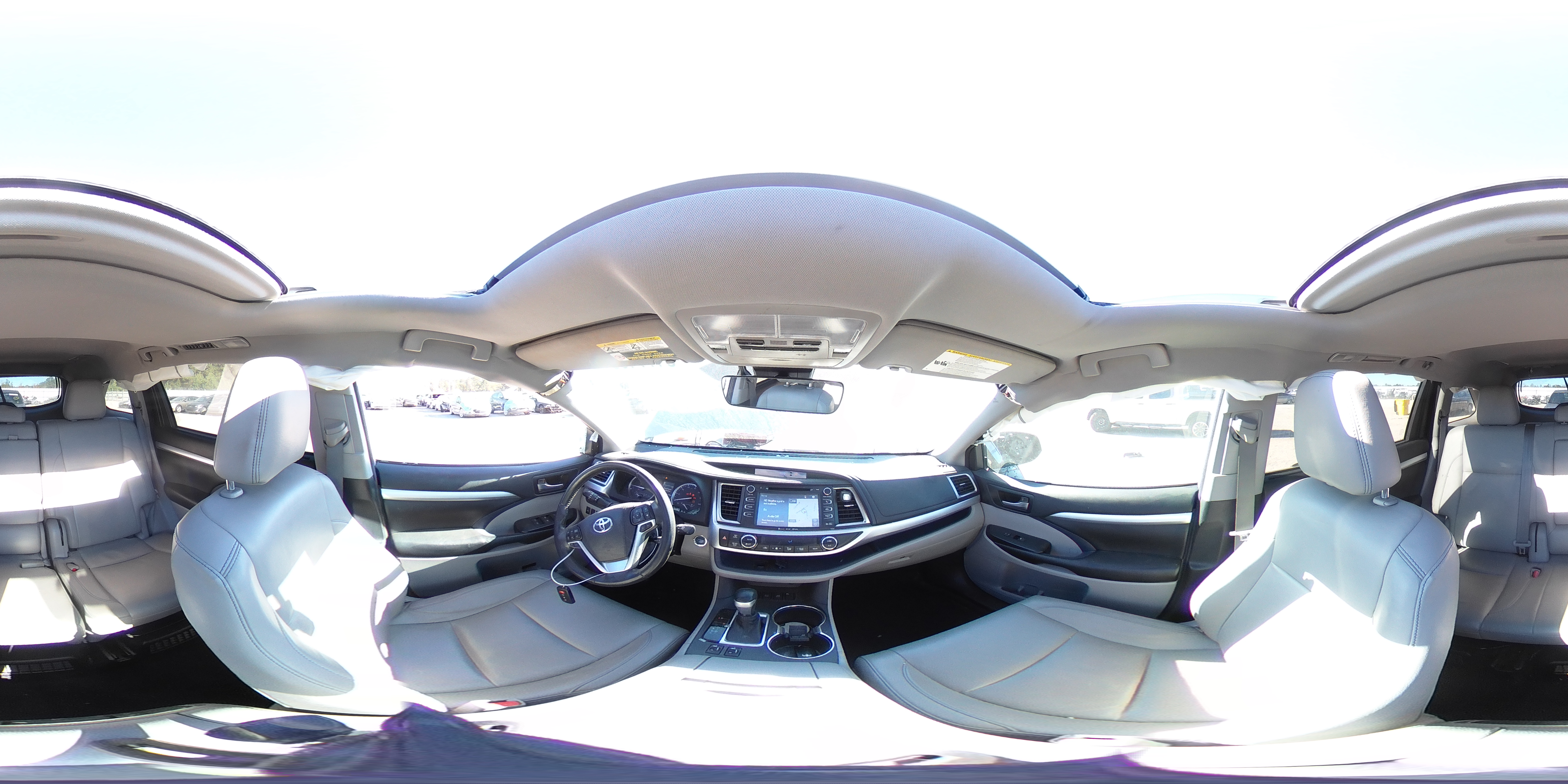 2018 Toyota Highlander - Image 14