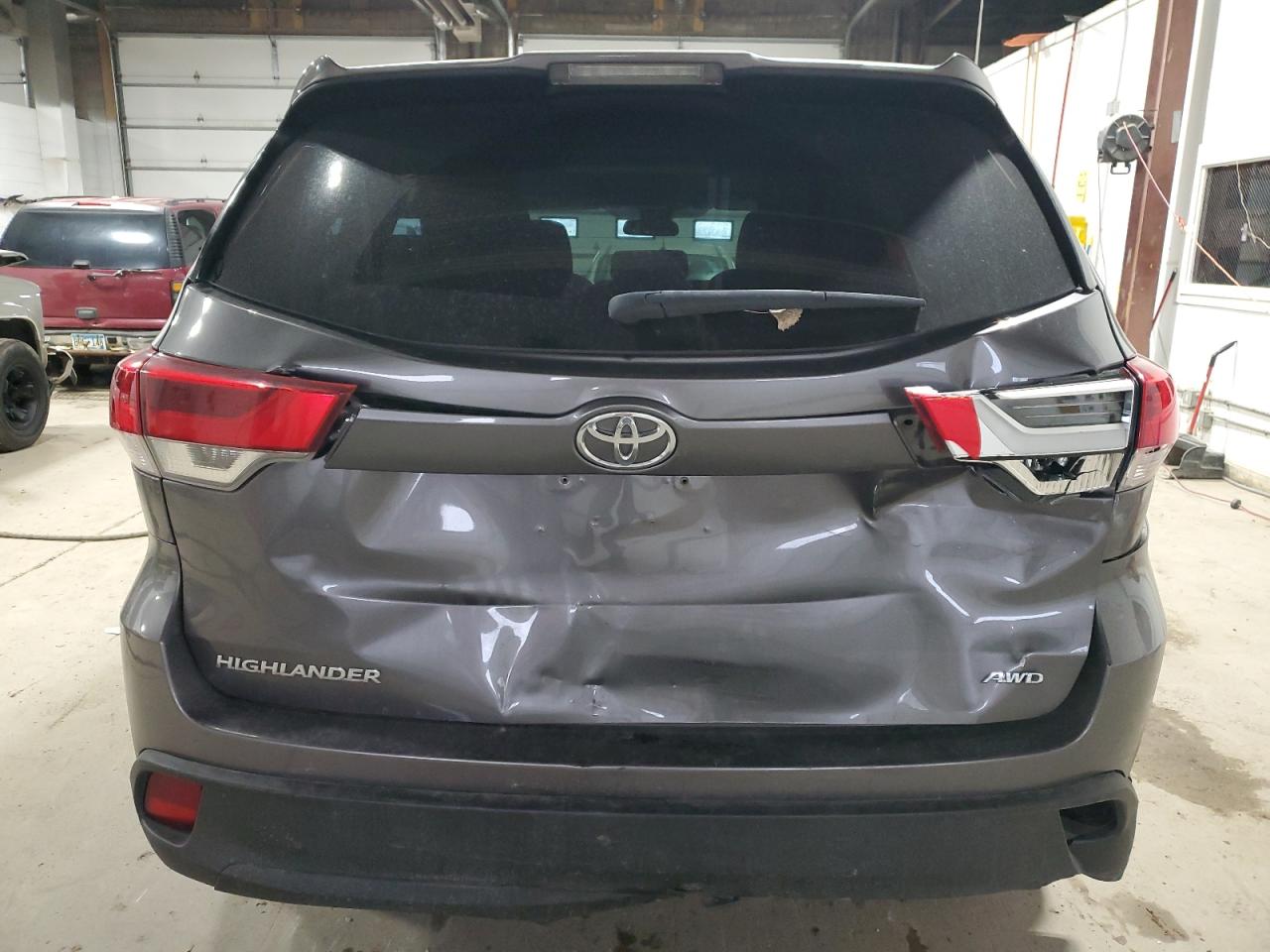 2019 Toyota Highlander - Image 6