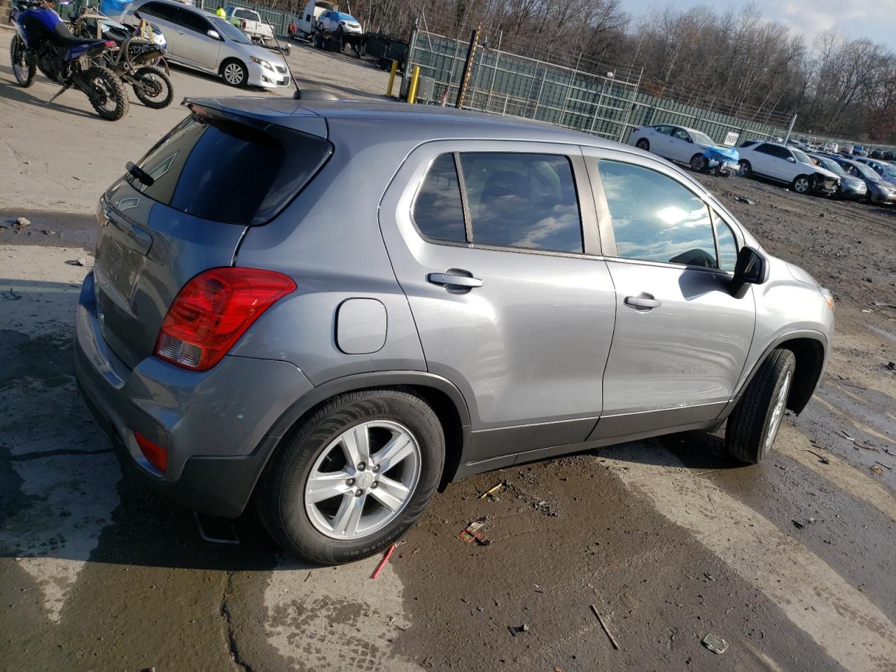 2020 Chevrolet Trax - Image 3