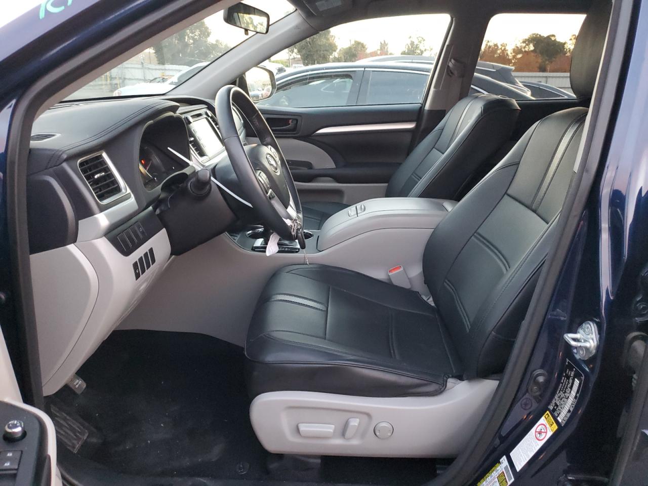 2016 Toyota Highlander - Image 7