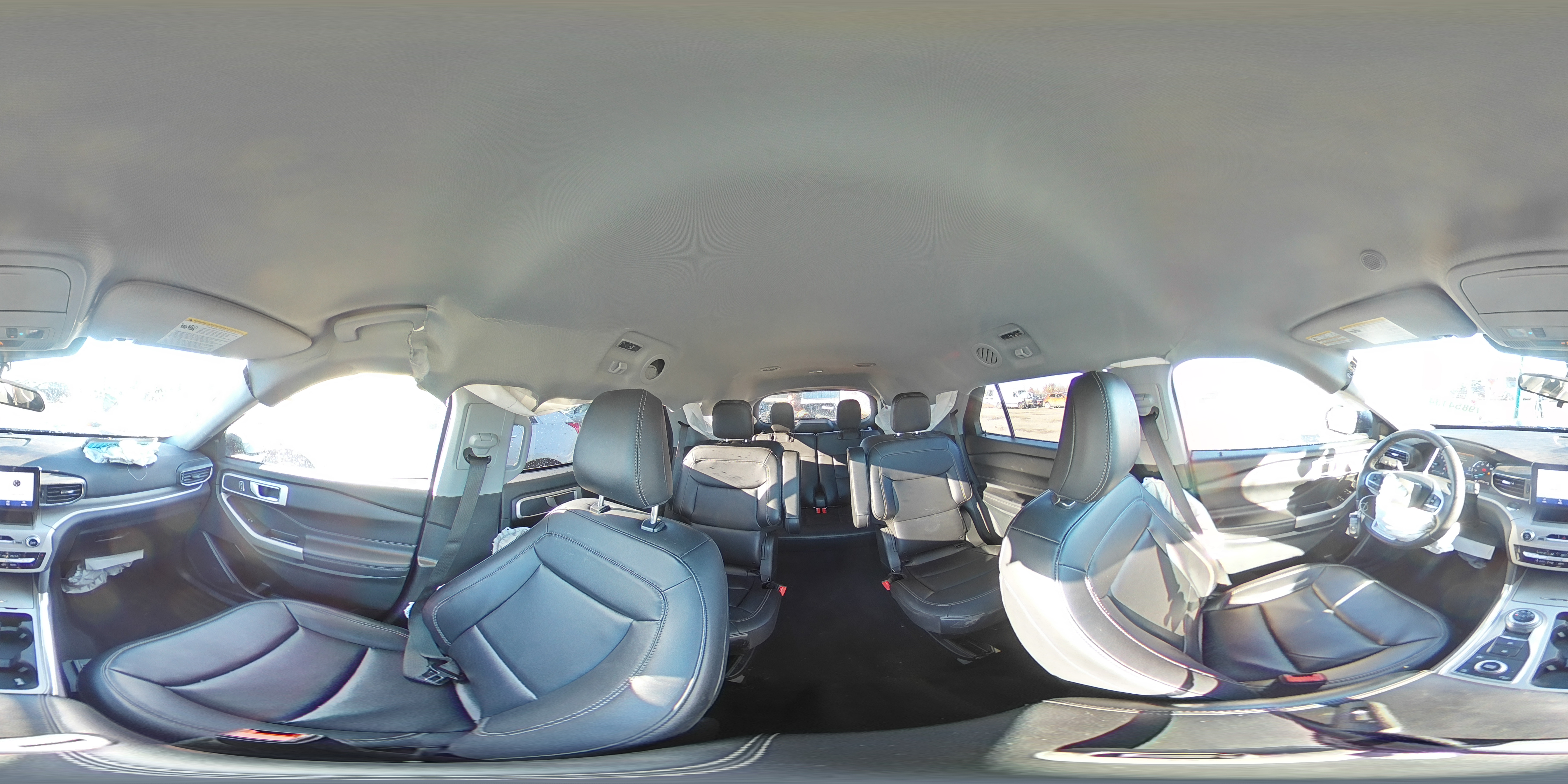 2023 Ford Explorer - Image 15