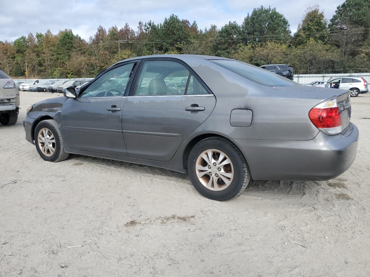 2005 Toyota Camry Le VIN: 4T1BF30KX5U620392 Lot: 78608244