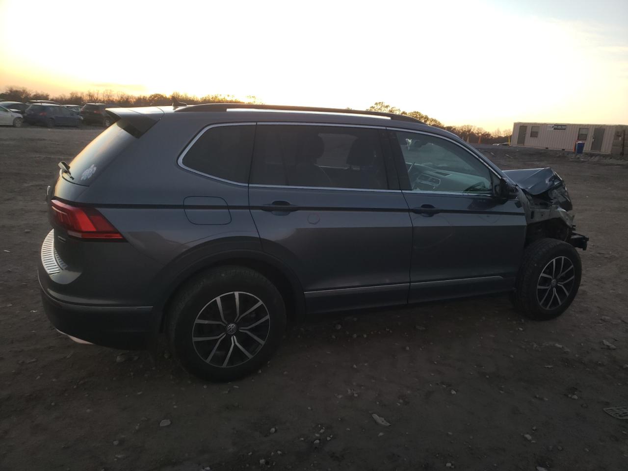 2021 Volkswagen Tiguan - Image 3