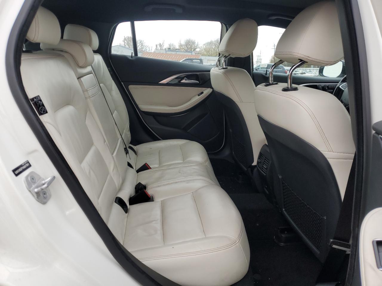 2017 Infiniti QX30 - Image 10