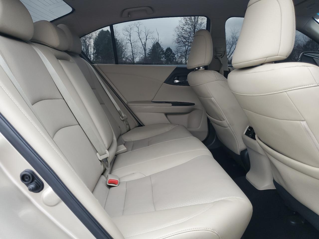 2015 Honda Accord - Image 11