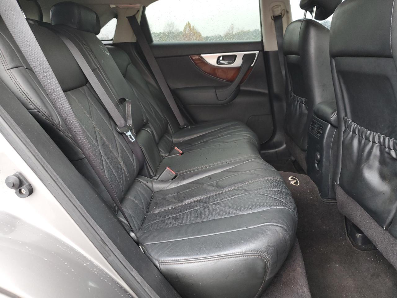 2010 Infiniti FX - Image 11