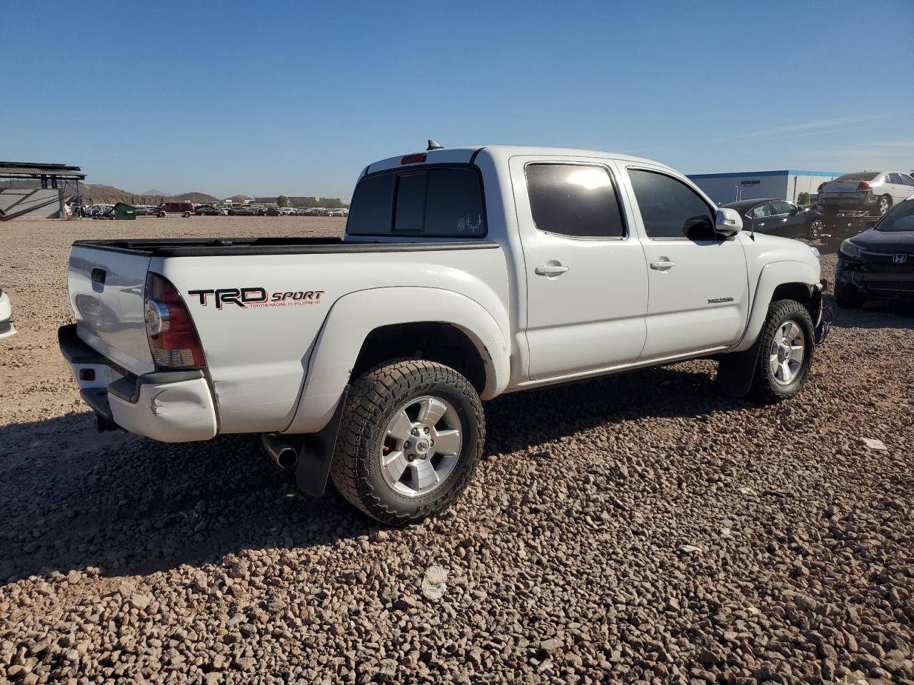 2015 Toyota Tacoma - Image 3