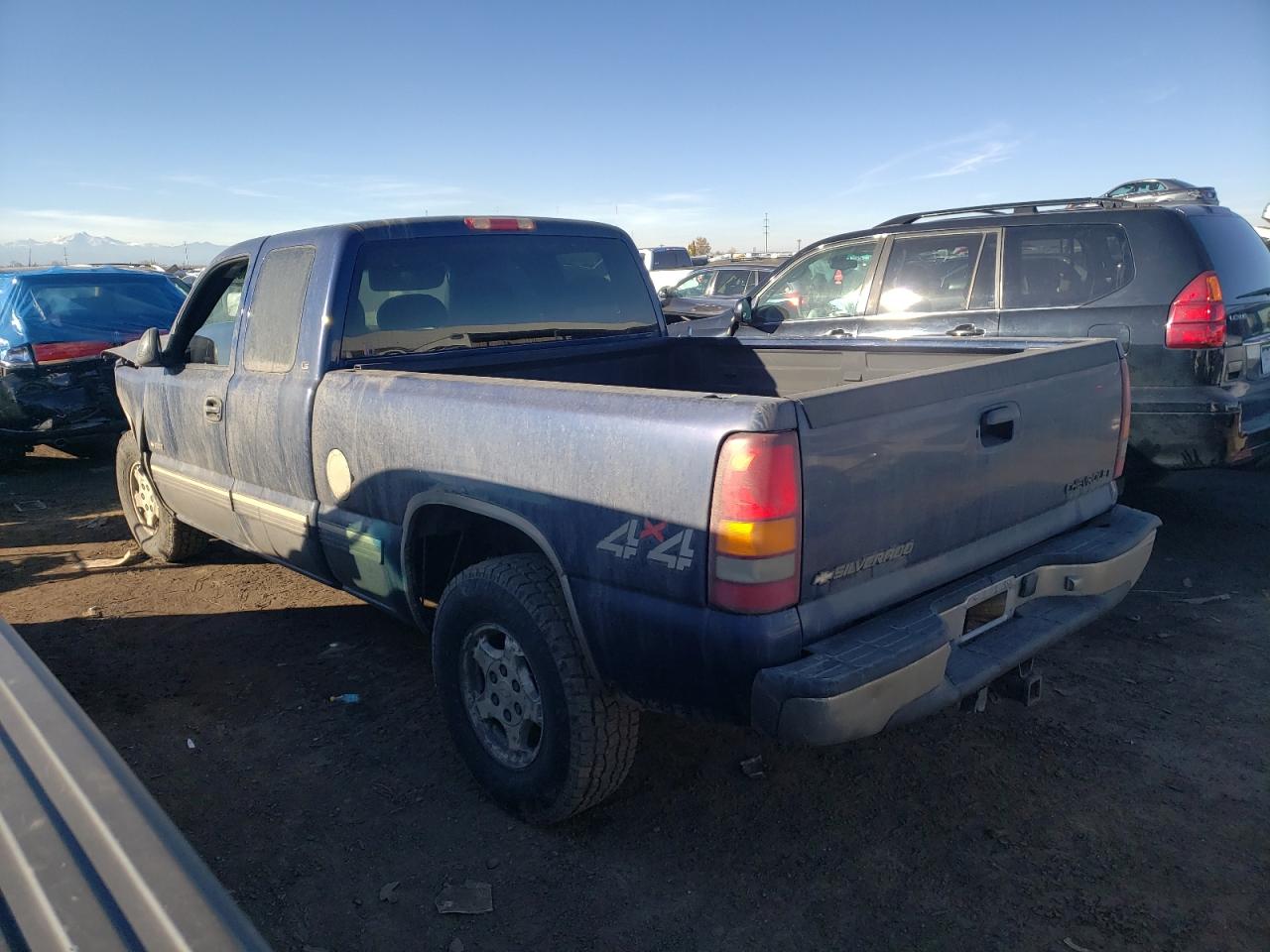 2000 Chevrolet Silverado - Image 2