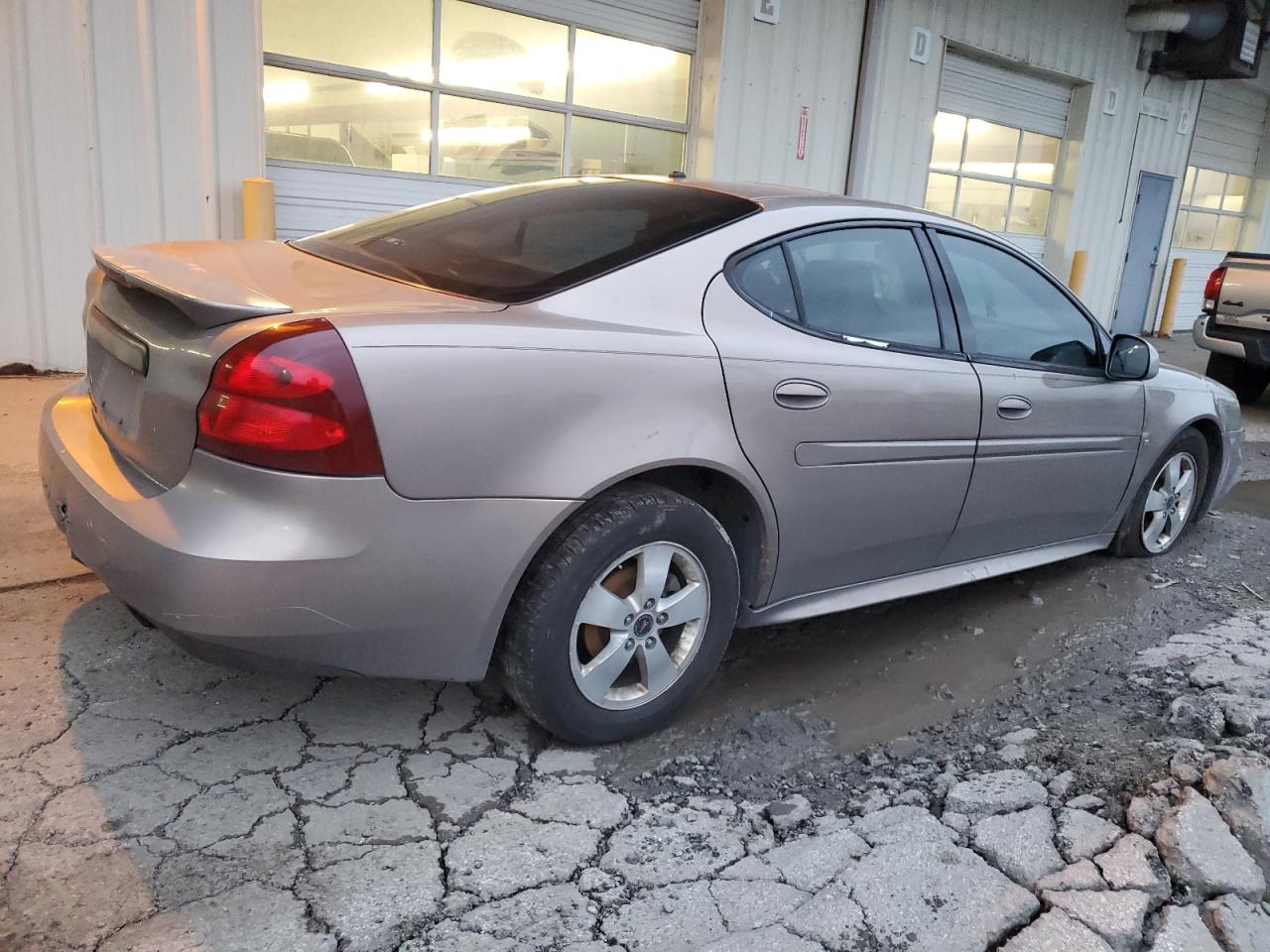 2007 Pontiac Grand Prix VIN: 2G2WP552271229263 Lot: 81689144