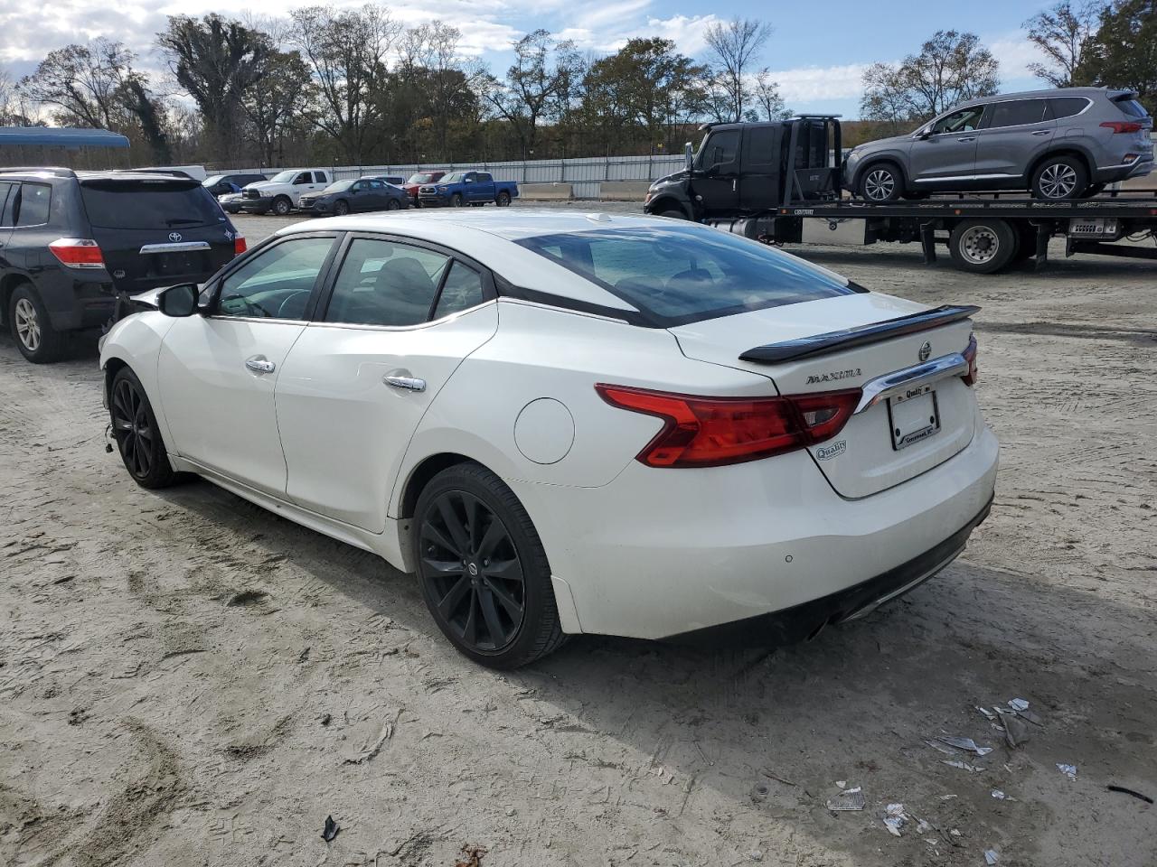 2017 Nissan Maxima - Image 2
