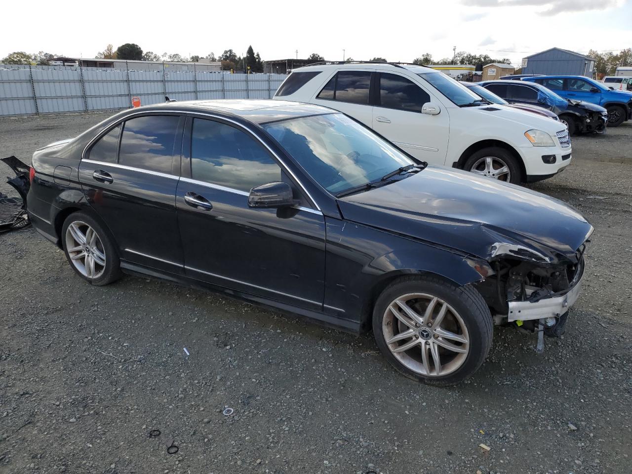 VIN WDDGF4HB8DR241774 2013 MERCEDES-BENZ C-CLASS no.4