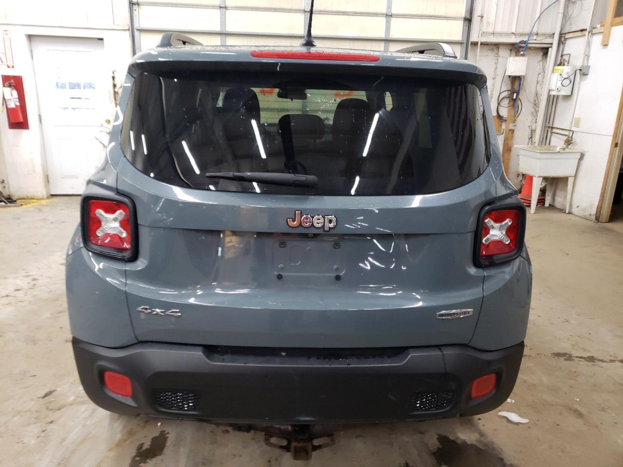 2017 Jeep Renegade - Image 6