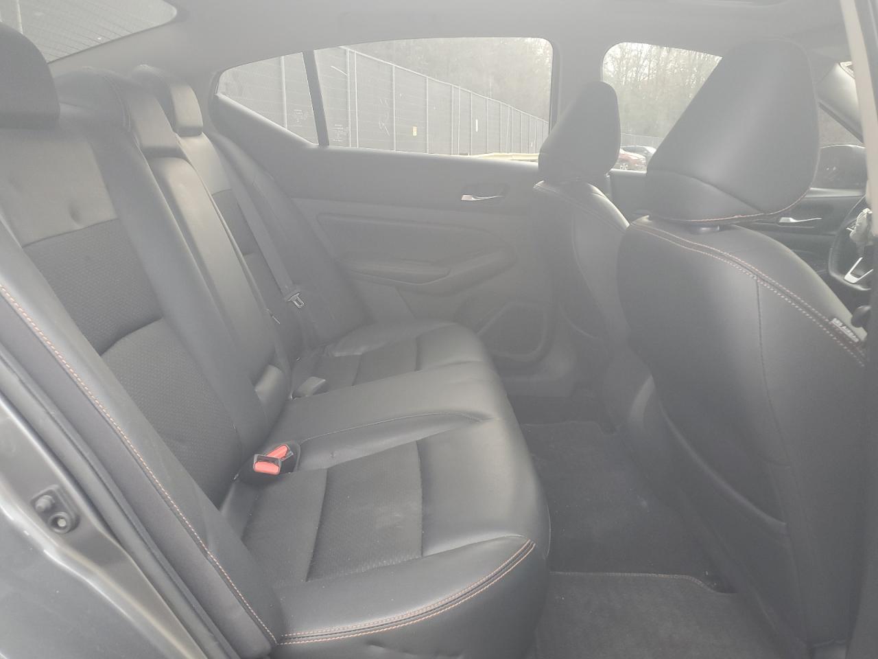 2019 Nissan Altima - Image 10