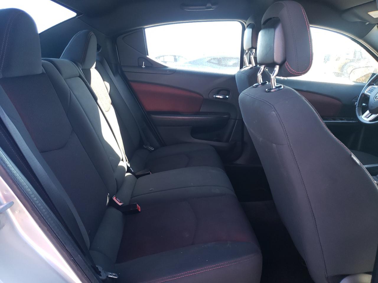 2011 Dodge Avenger - Image 10