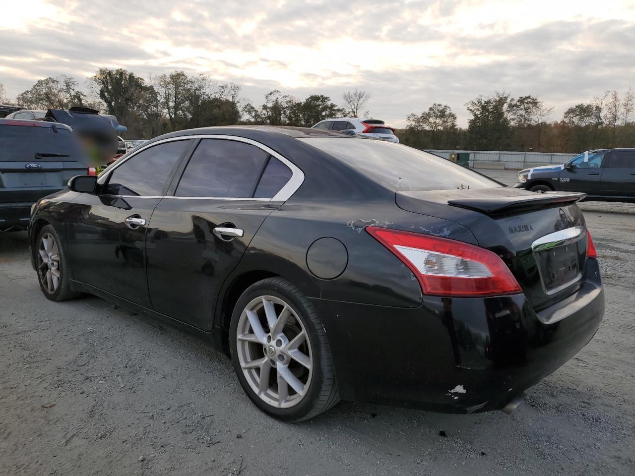 2009 Nissan Maxima - Image 2