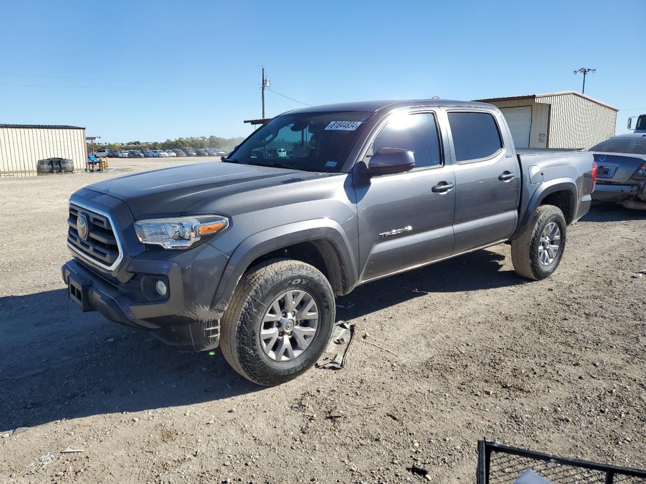 VIN 5TFAZ5CN4JX064131 2018 TOYOTA TACOMA no.1