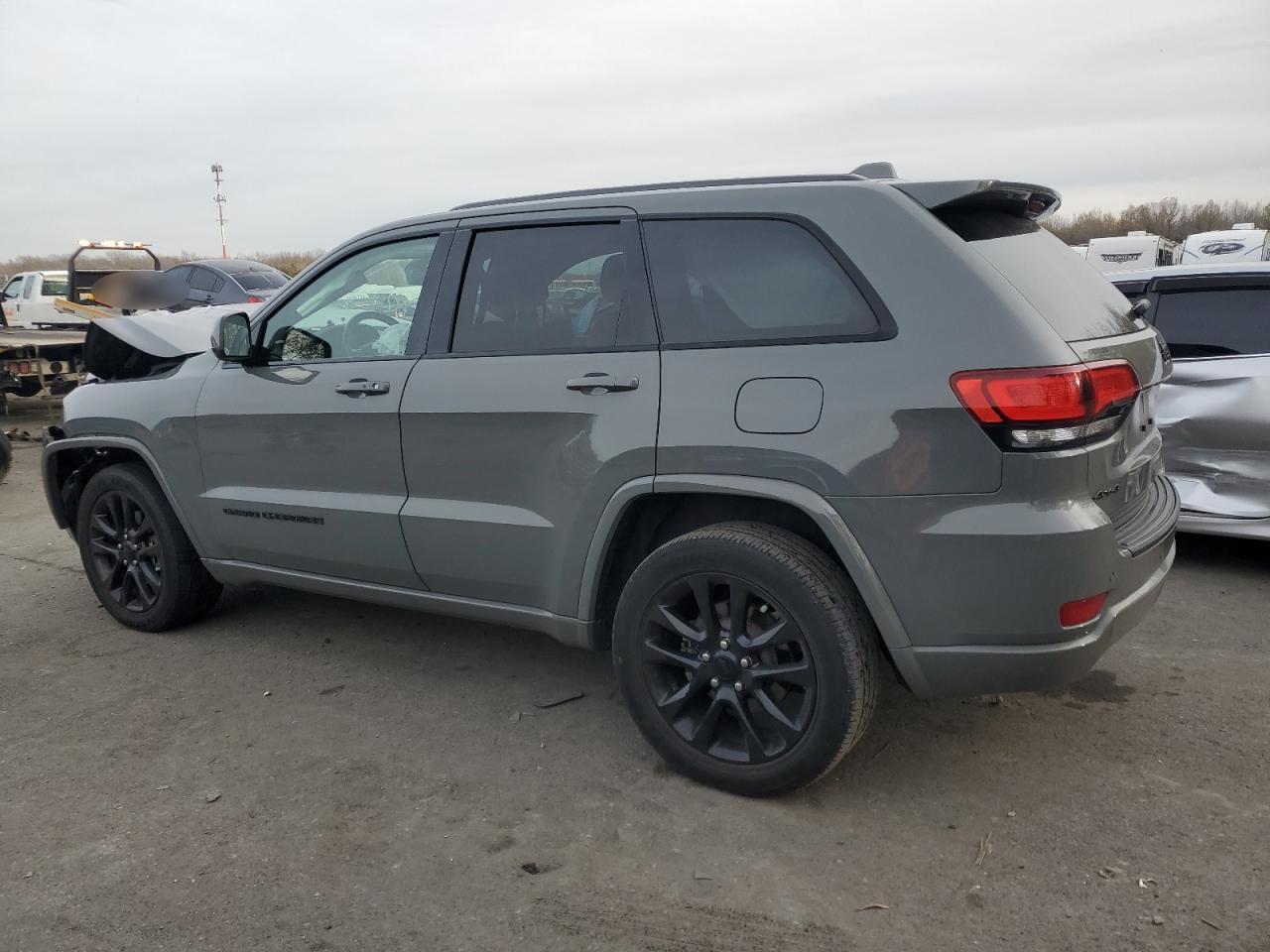 2020 Jeep Grand Cherokee - Image 2