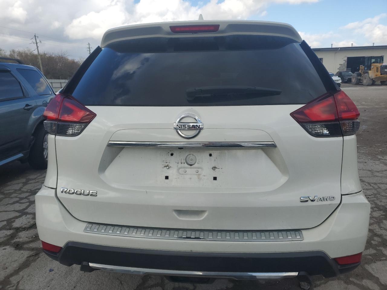 2018 Nissan Rogue - Image 6
