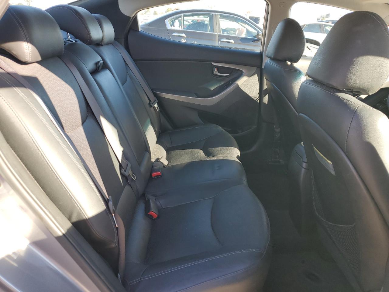 2013 Hyundai Elantra - Image 10