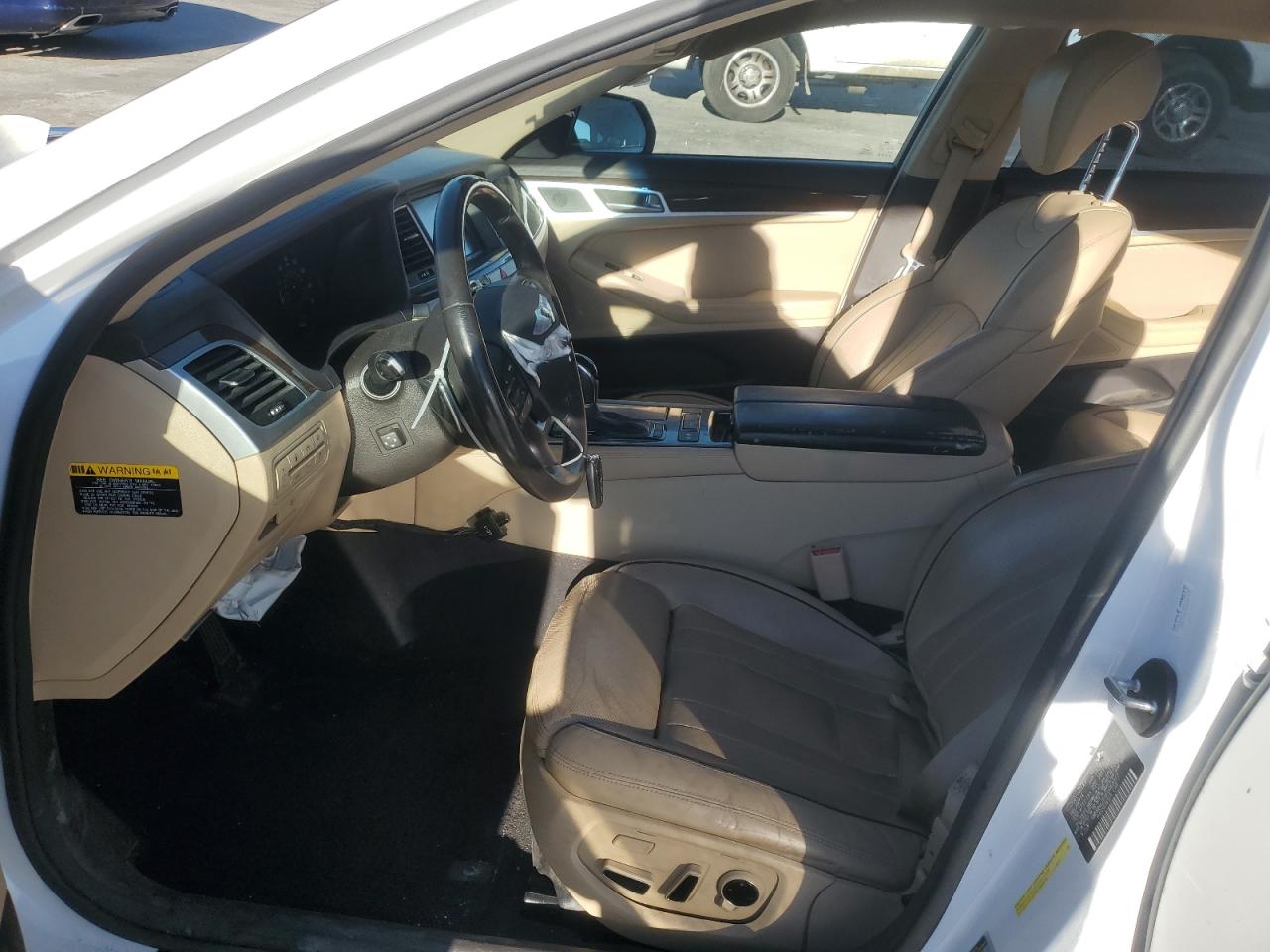 2015 Hyundai Genesis - Image 7