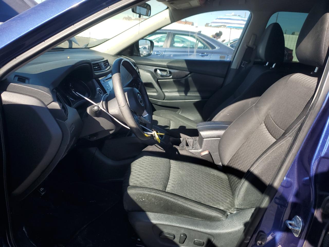 2017 Nissan Rogue - Image 7