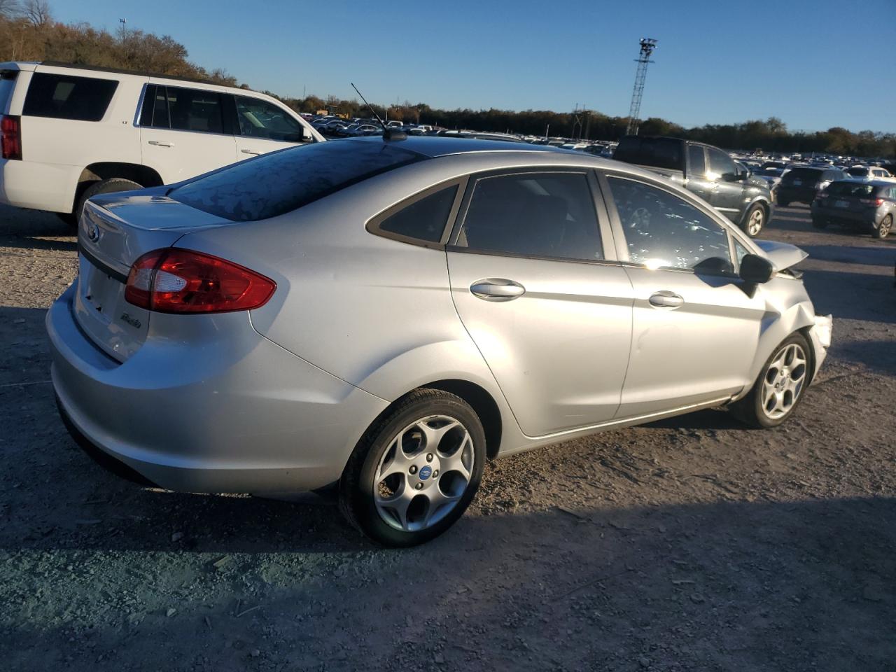 2012 Ford Fiesta - Image 3