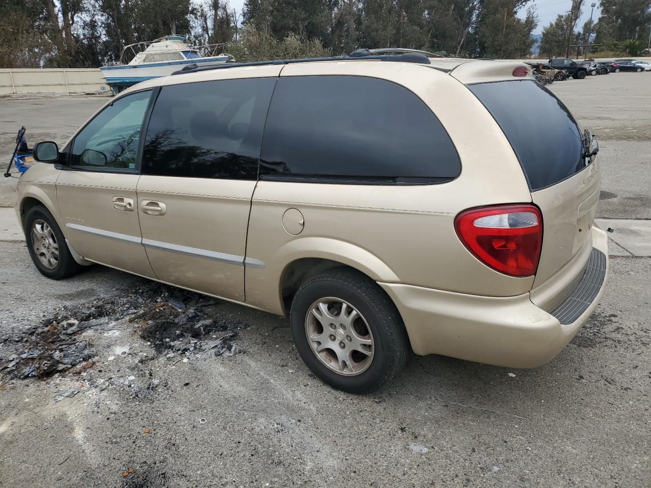 2001 Dodge Caravan - Image 2